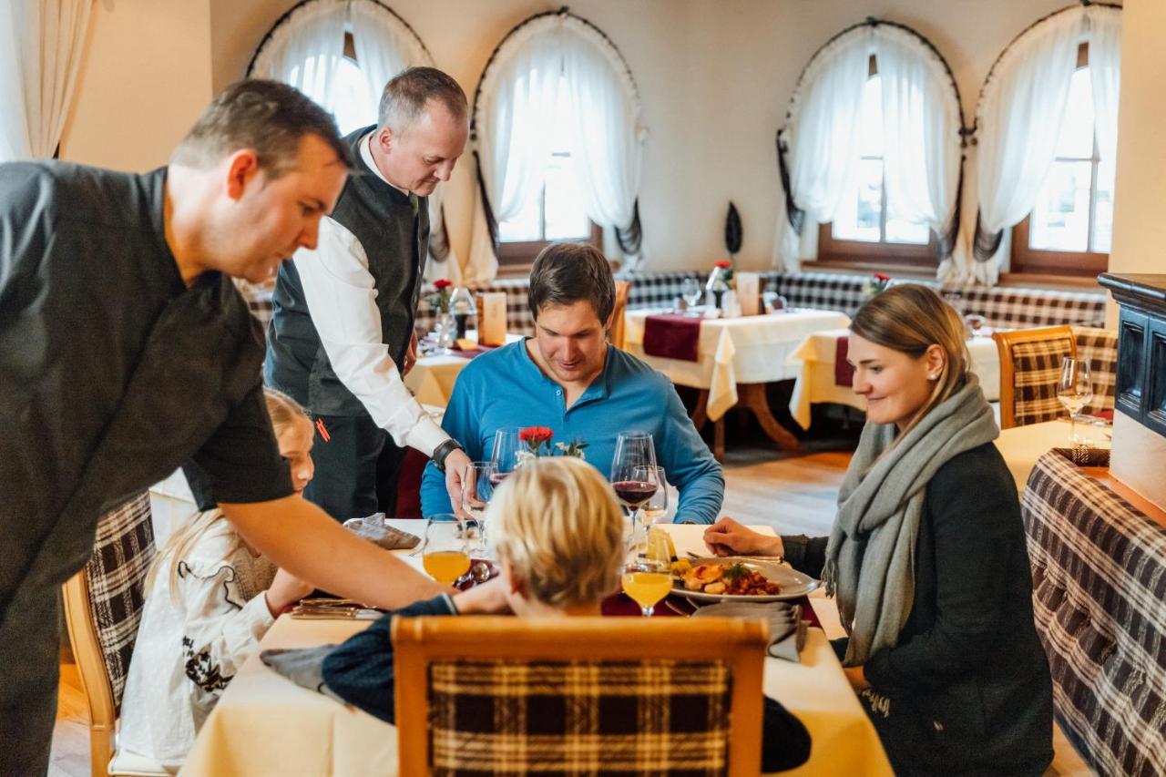 Hotel Mittagskogel Pitztal Санкт Леонард им Пицтал Екстериор снимка