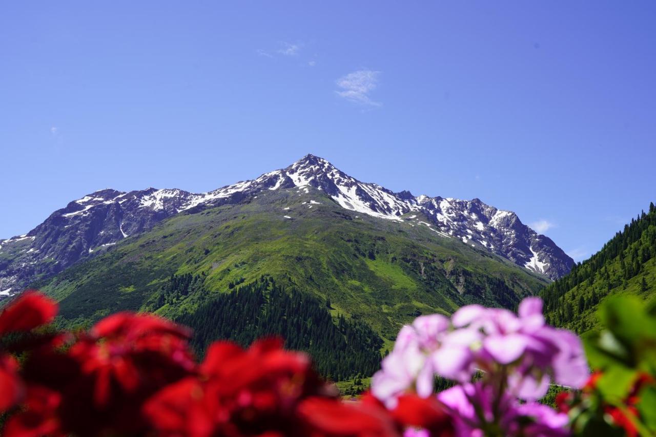 Hotel Mittagskogel Pitztal Санкт Леонард им Пицтал Екстериор снимка