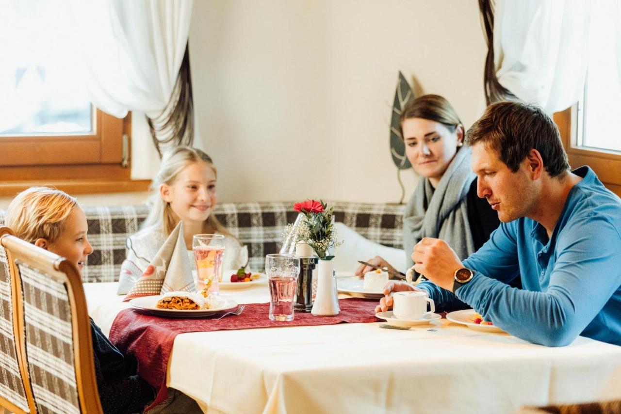 Hotel Mittagskogel Pitztal Санкт Леонард им Пицтал Екстериор снимка