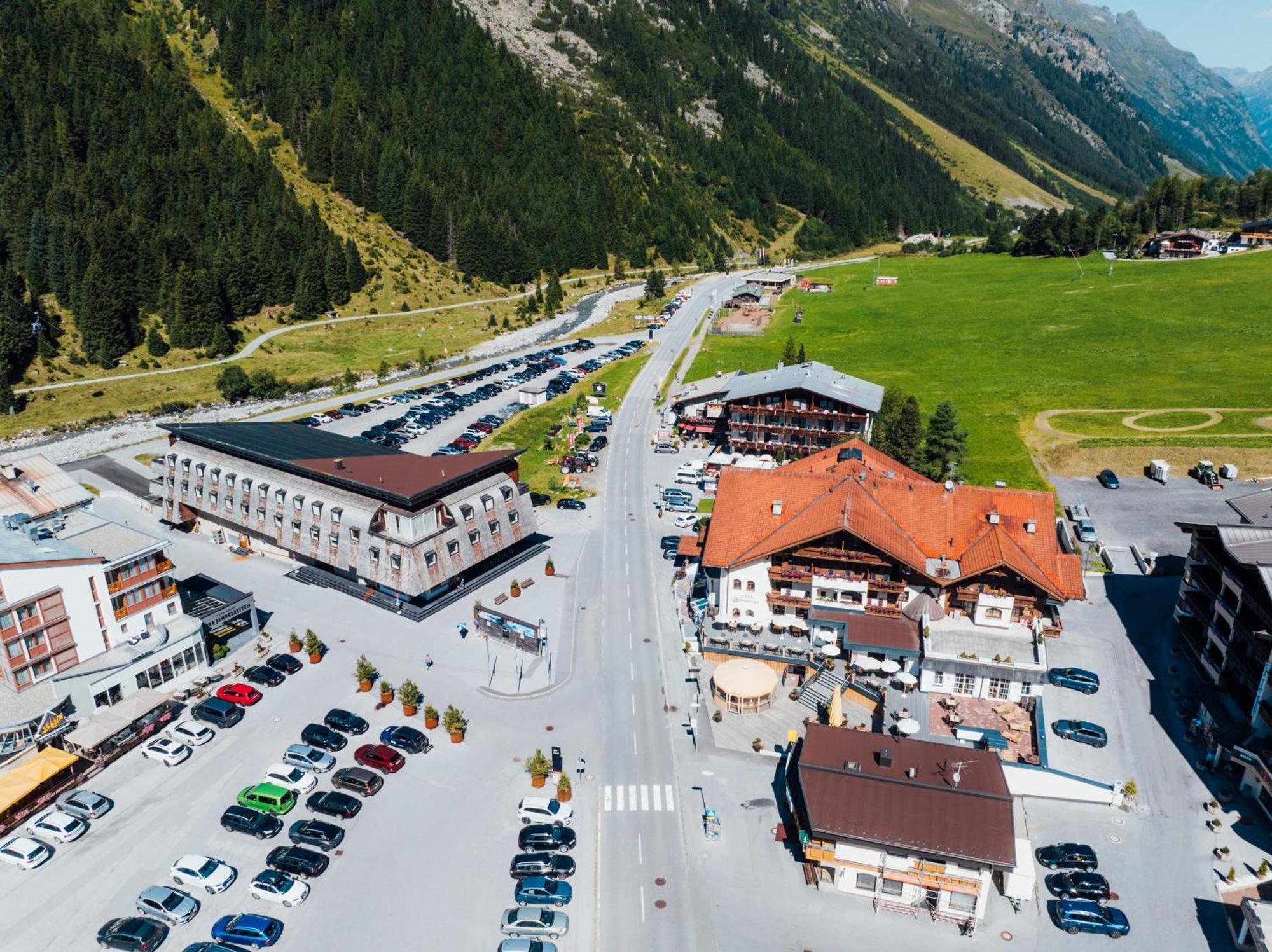 Hotel Mittagskogel Pitztal Санкт Леонард им Пицтал Екстериор снимка