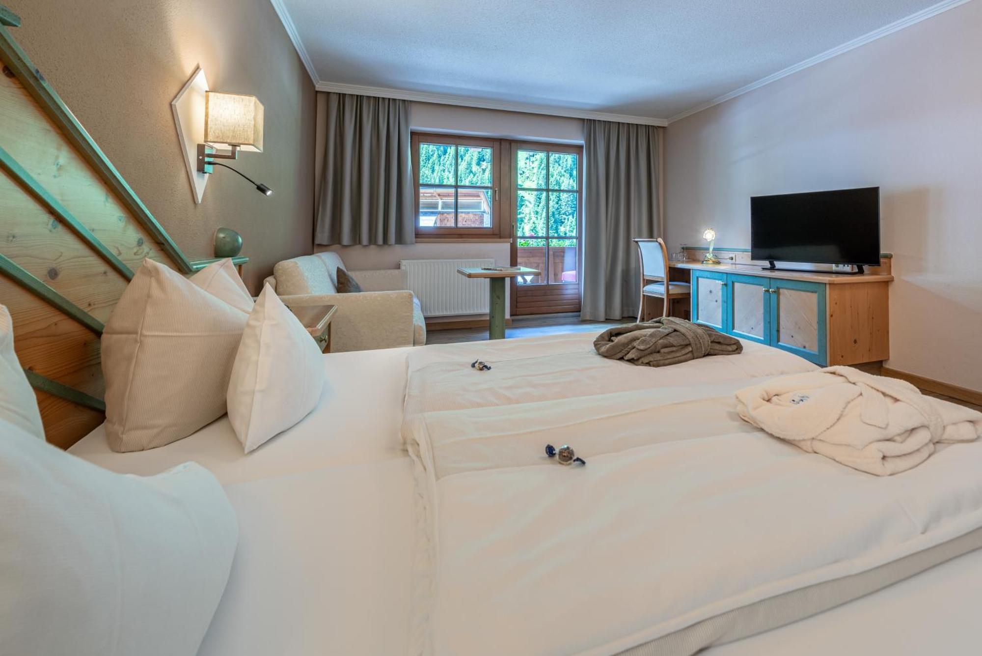 Hotel Mittagskogel Pitztal Санкт Леонард им Пицтал Екстериор снимка