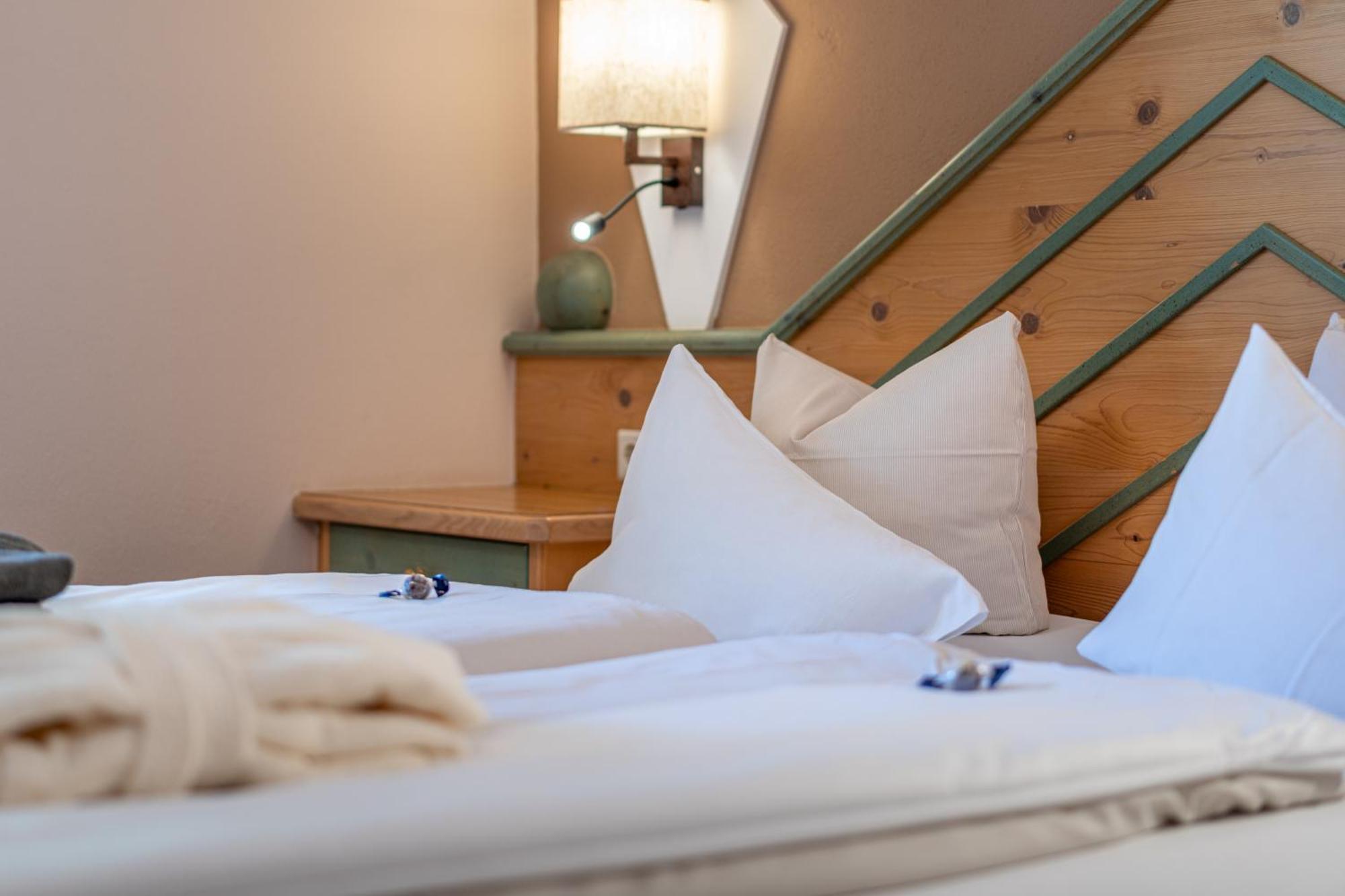 Hotel Mittagskogel Pitztal Санкт Леонард им Пицтал Екстериор снимка