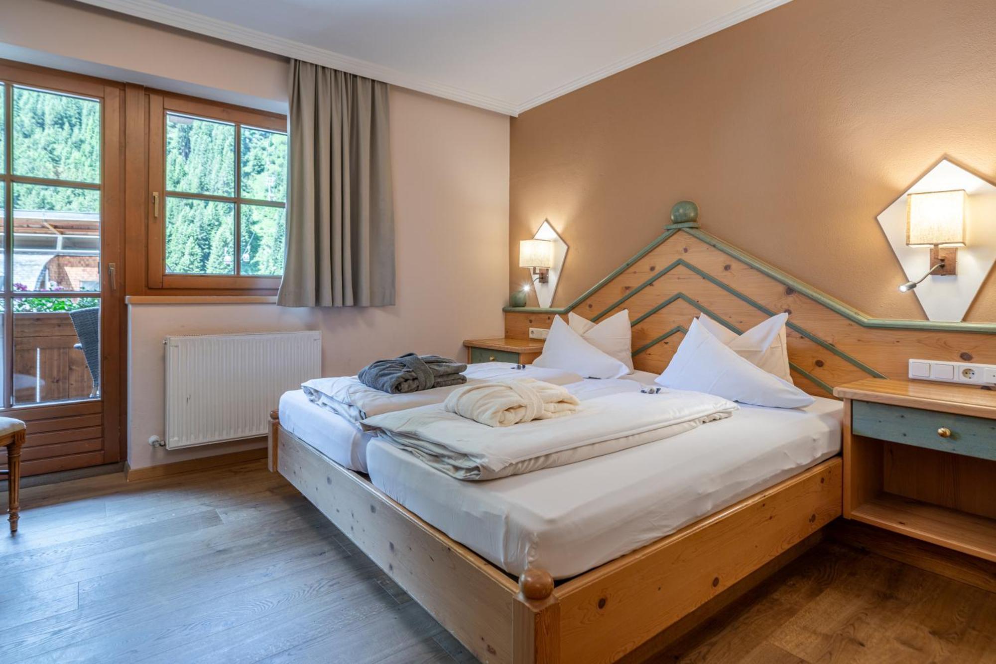 Hotel Mittagskogel Pitztal Санкт Леонард им Пицтал Екстериор снимка