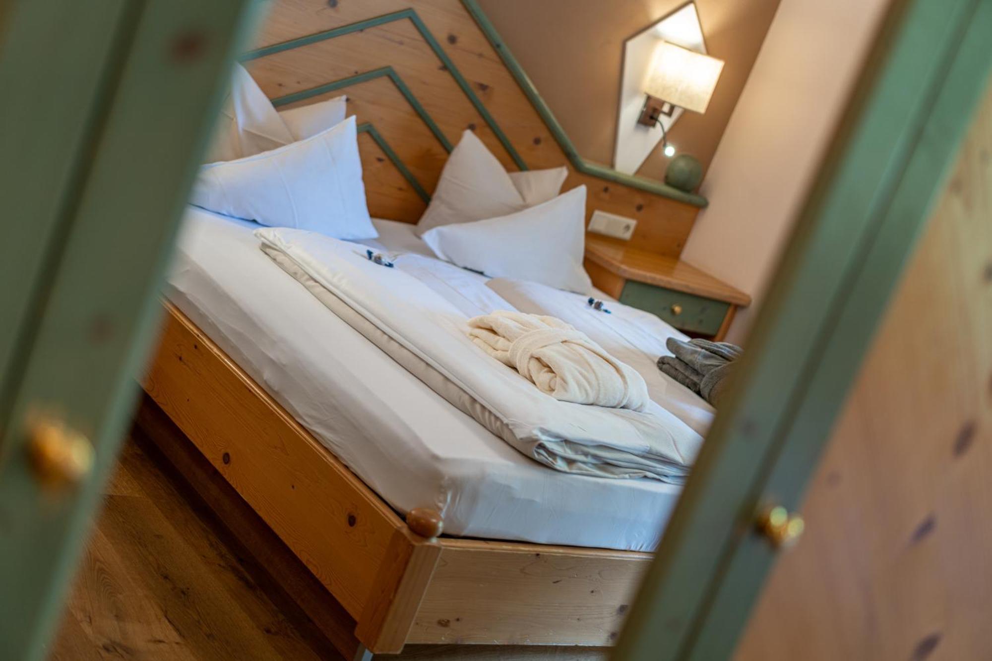 Hotel Mittagskogel Pitztal Санкт Леонард им Пицтал Екстериор снимка