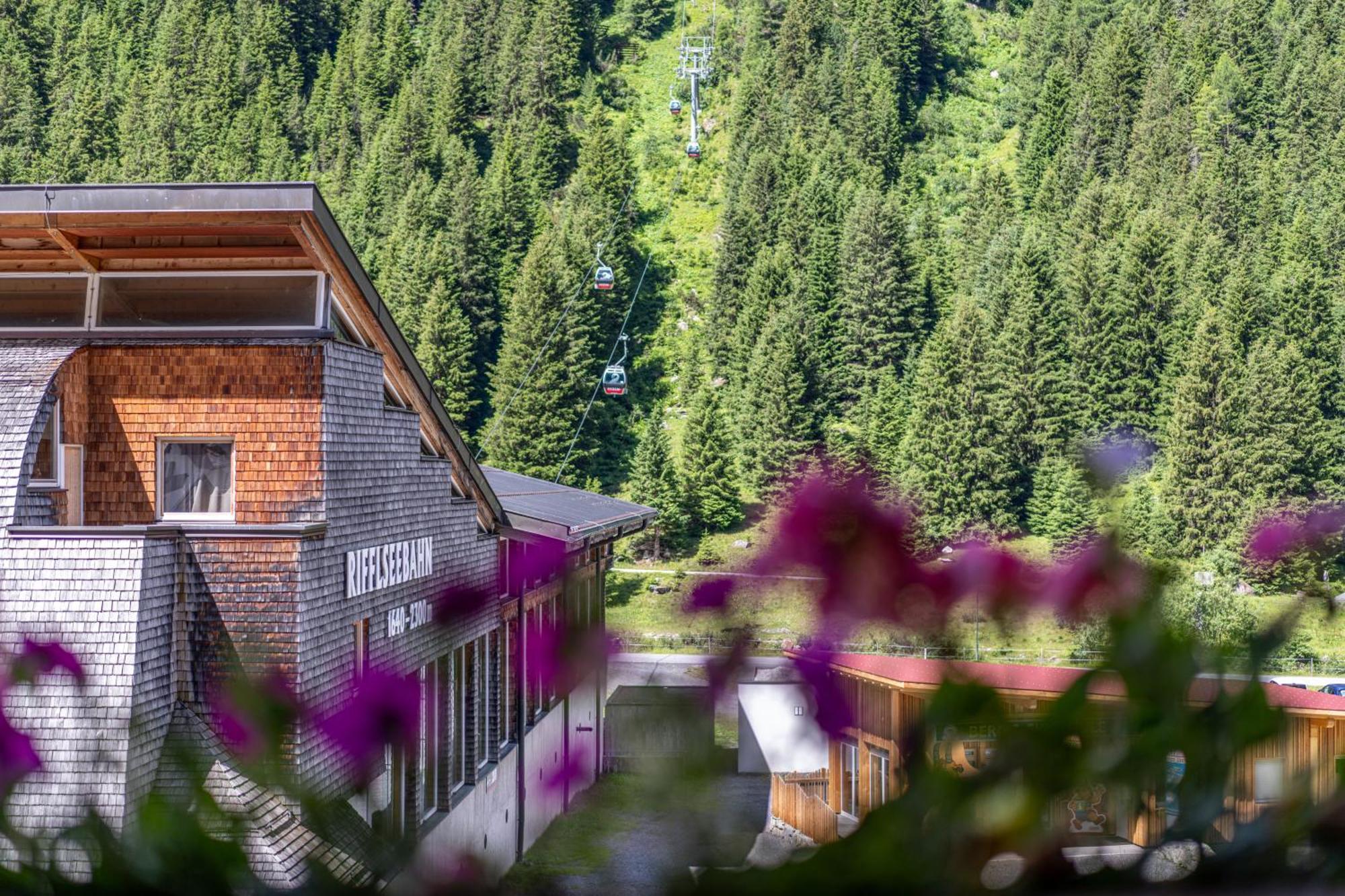 Hotel Mittagskogel Pitztal Санкт Леонард им Пицтал Екстериор снимка